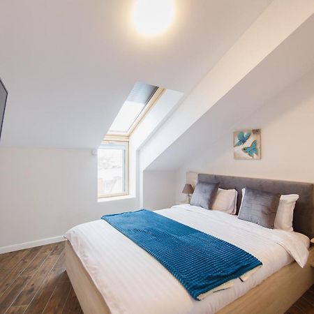 Skylight Loft Near City Center Oradea Bagian luar foto