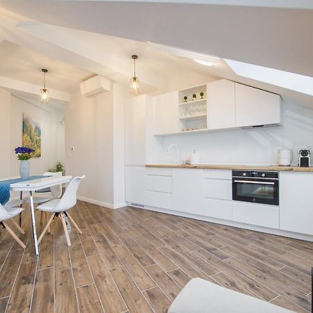 Skylight Loft Near City Center Oradea Bagian luar foto
