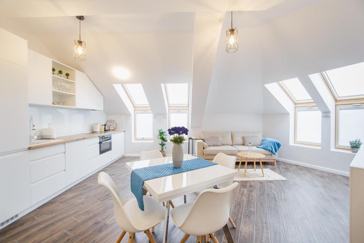 Skylight Loft Near City Center Oradea Bagian luar foto