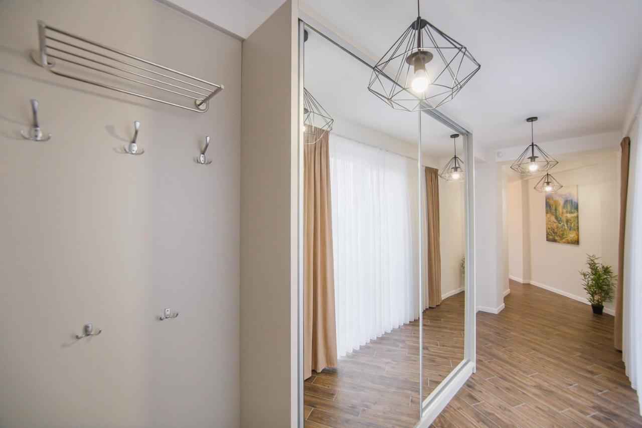 Skylight Loft Near City Center Oradea Bagian luar foto