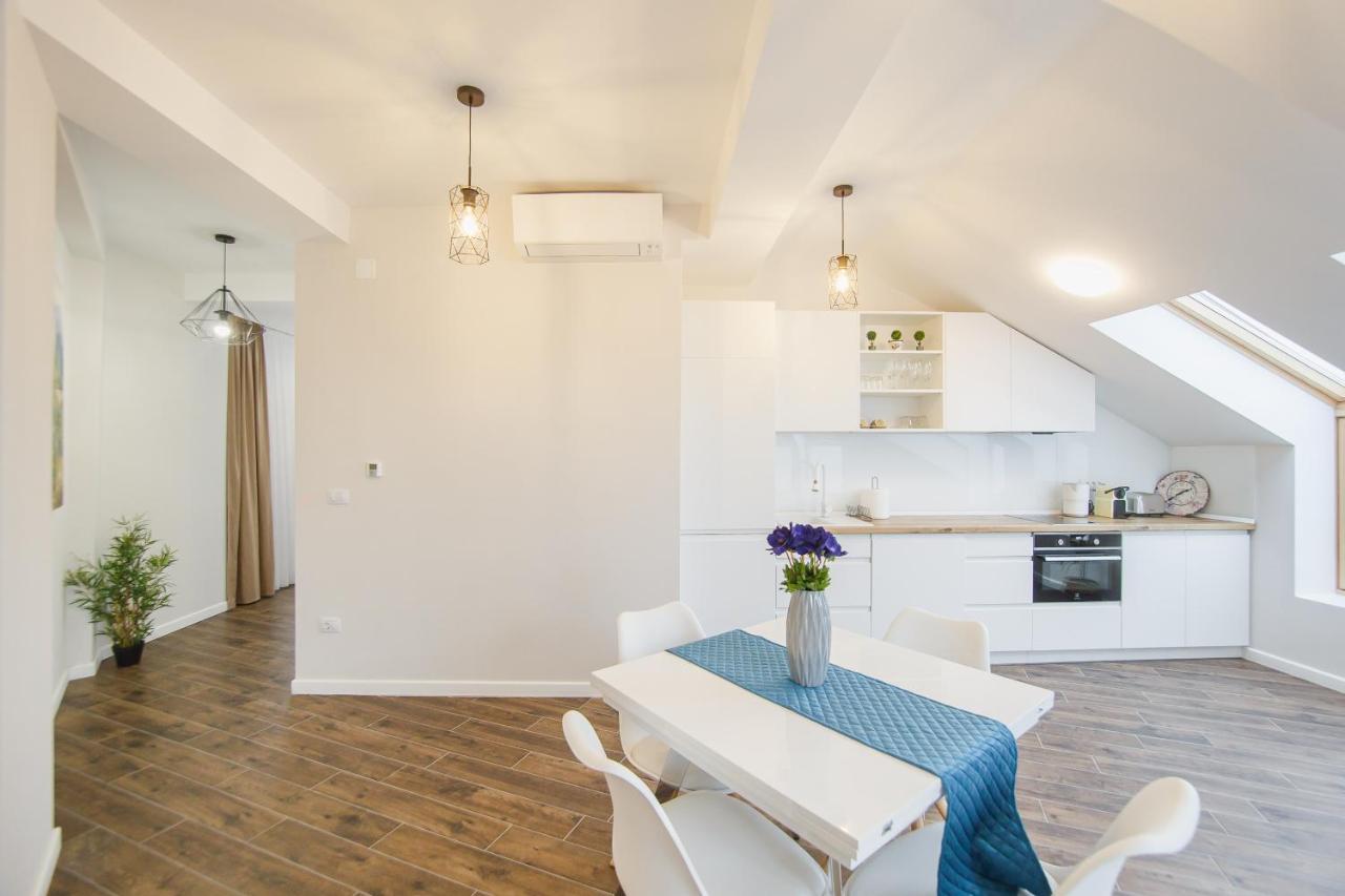 Skylight Loft Near City Center Oradea Bagian luar foto