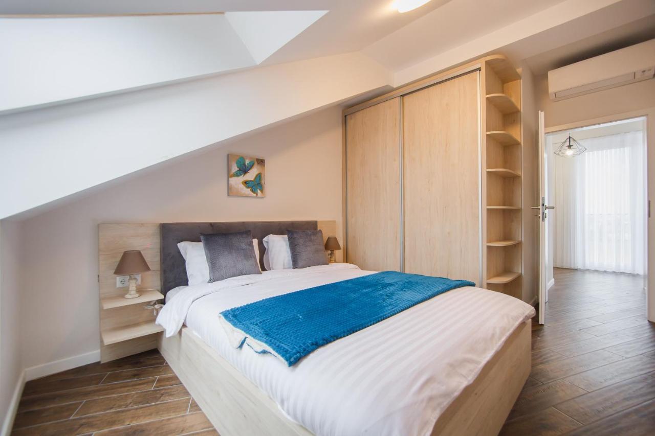 Skylight Loft Near City Center Oradea Bagian luar foto