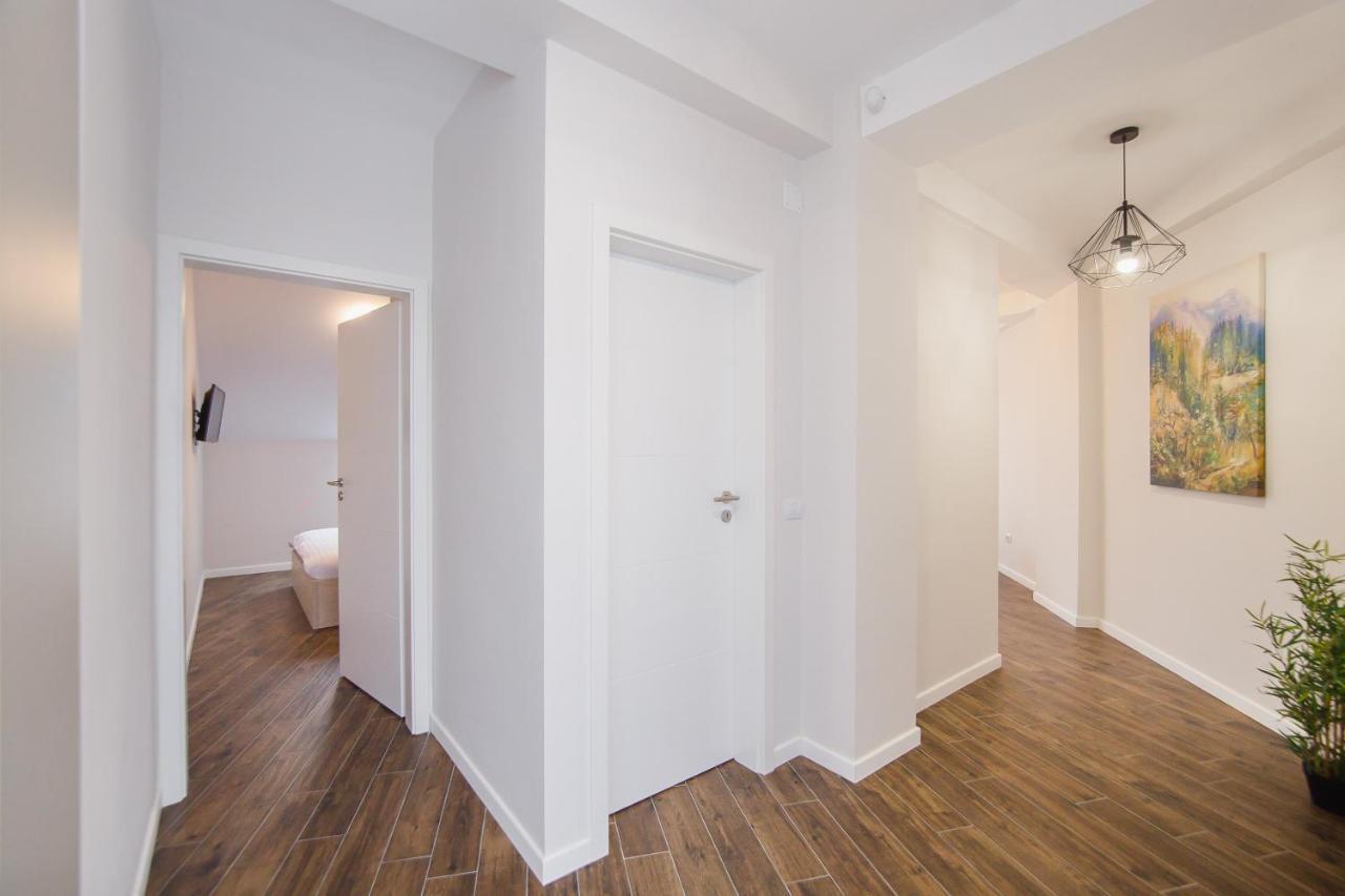 Skylight Loft Near City Center Oradea Bagian luar foto