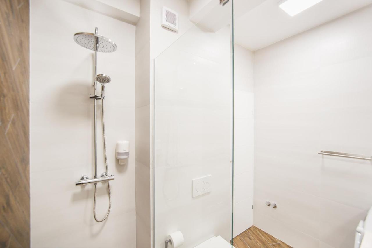 Skylight Loft Near City Center Oradea Bagian luar foto