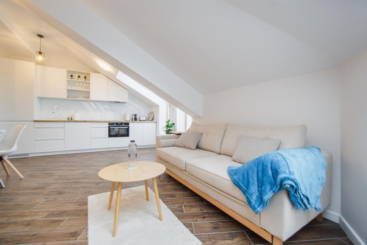 Skylight Loft Near City Center Oradea Bagian luar foto